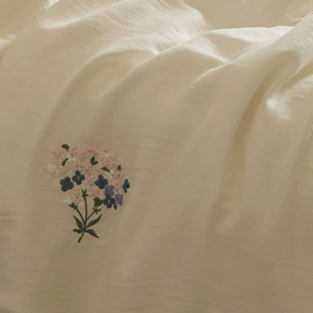 Embroidered Tencel Cooling Quilt – Lightweight Floral Summer Bedspread