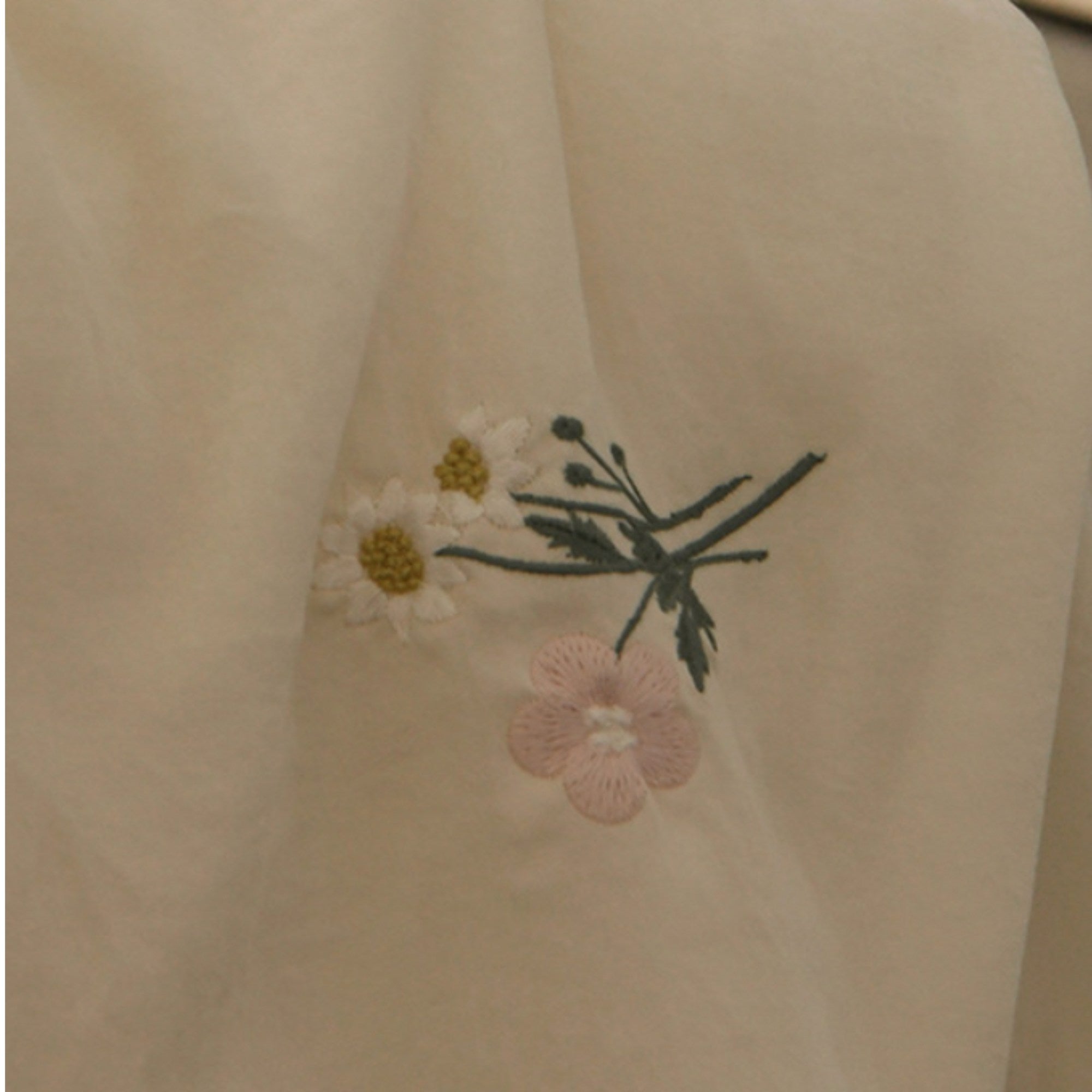 Embroidered Tencel Cooling Quilt – Lightweight Floral Summer Bedspread