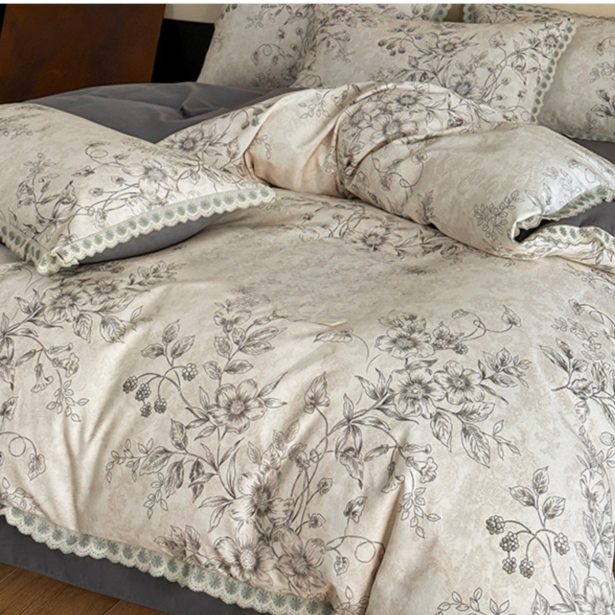 Neutral Floral Bedding Set – Airy Cottage Bedroom Style
