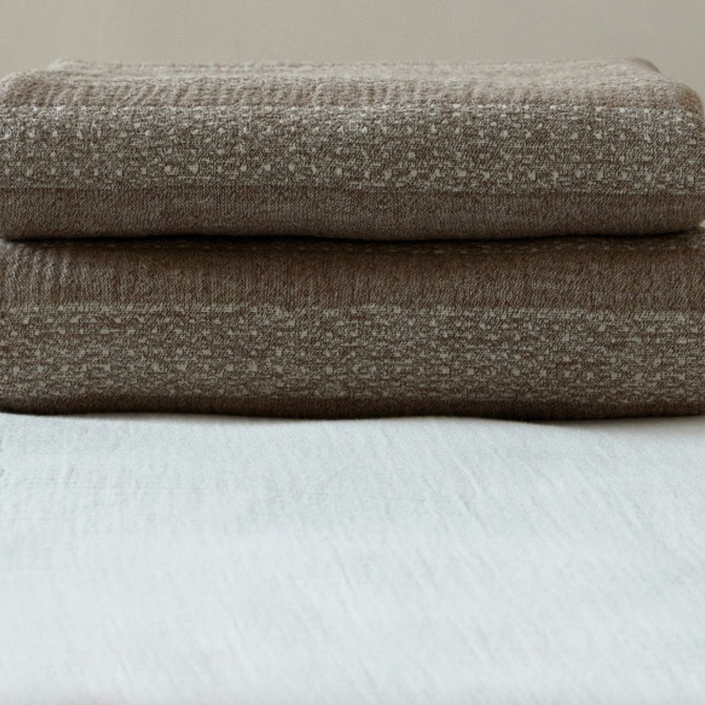 Minimalist Cotton Linen Throw Blanket – Soft Textured Greige Bed Throw