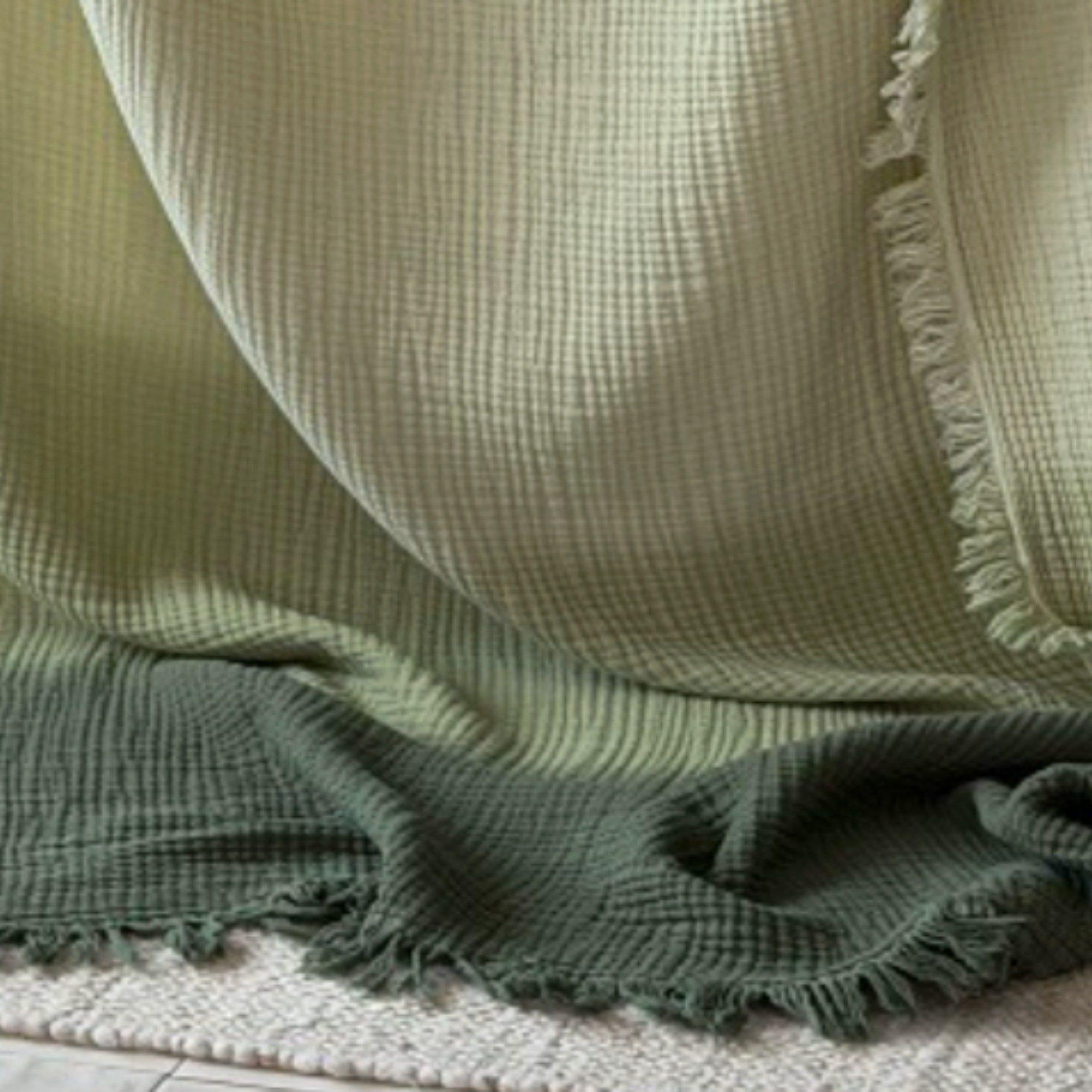 Cotton Gauze Throw Blanket – Ombre Gradient, 4 Layer Muslin with Fringe