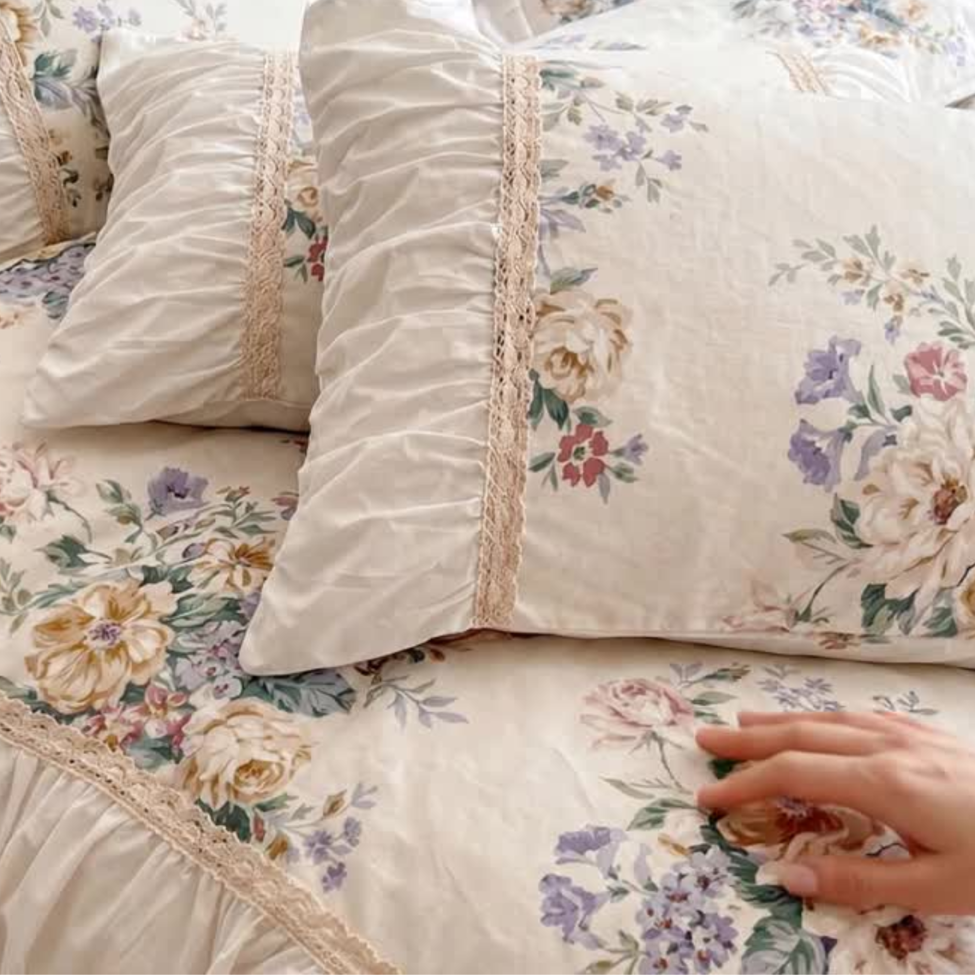 Floral Cotton Bedding Set with Ruffled Bed Skirt – Romantic Cottage Bedroom