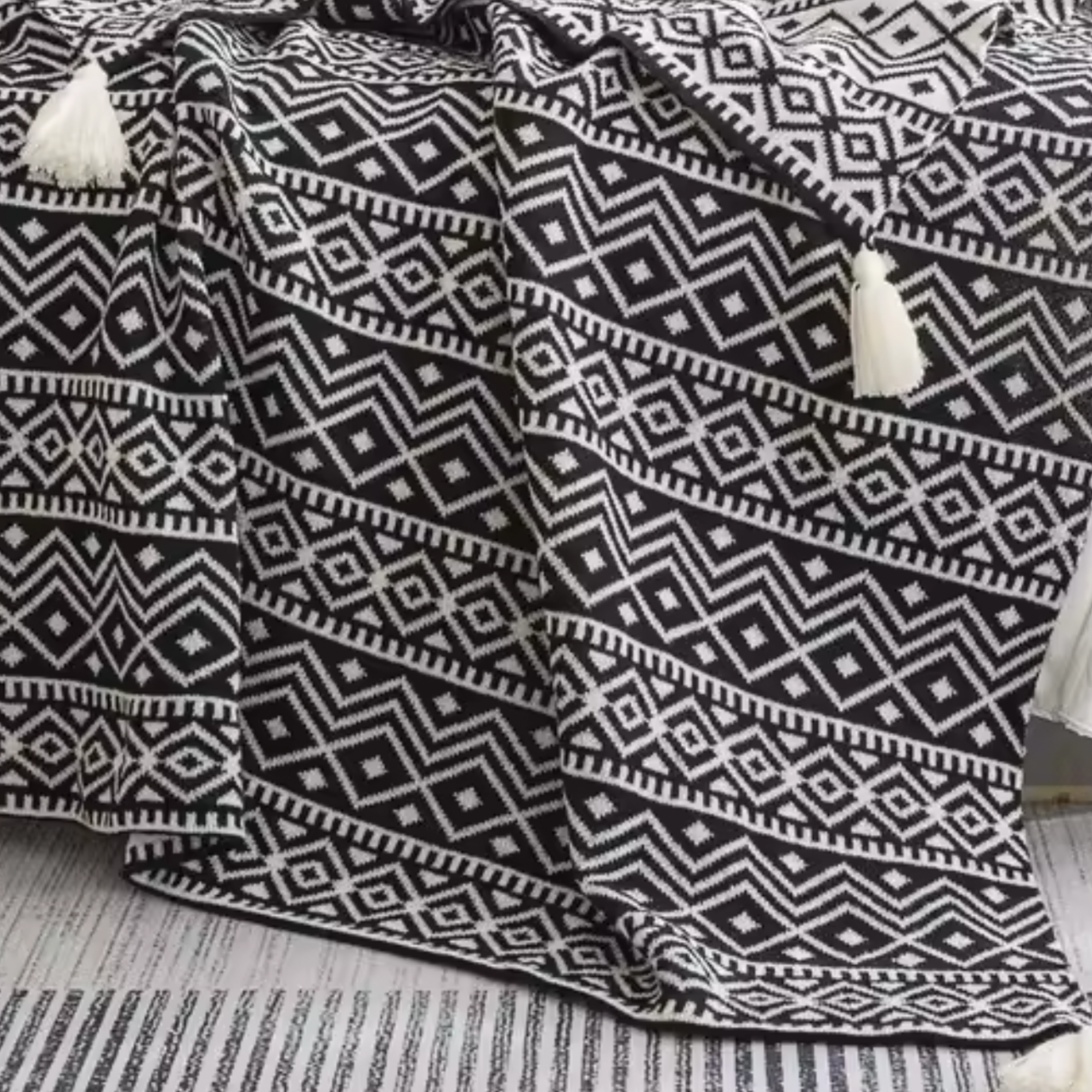 Black White Throw Blanket for Sofa – Soft Boho Knitted Bed Throw