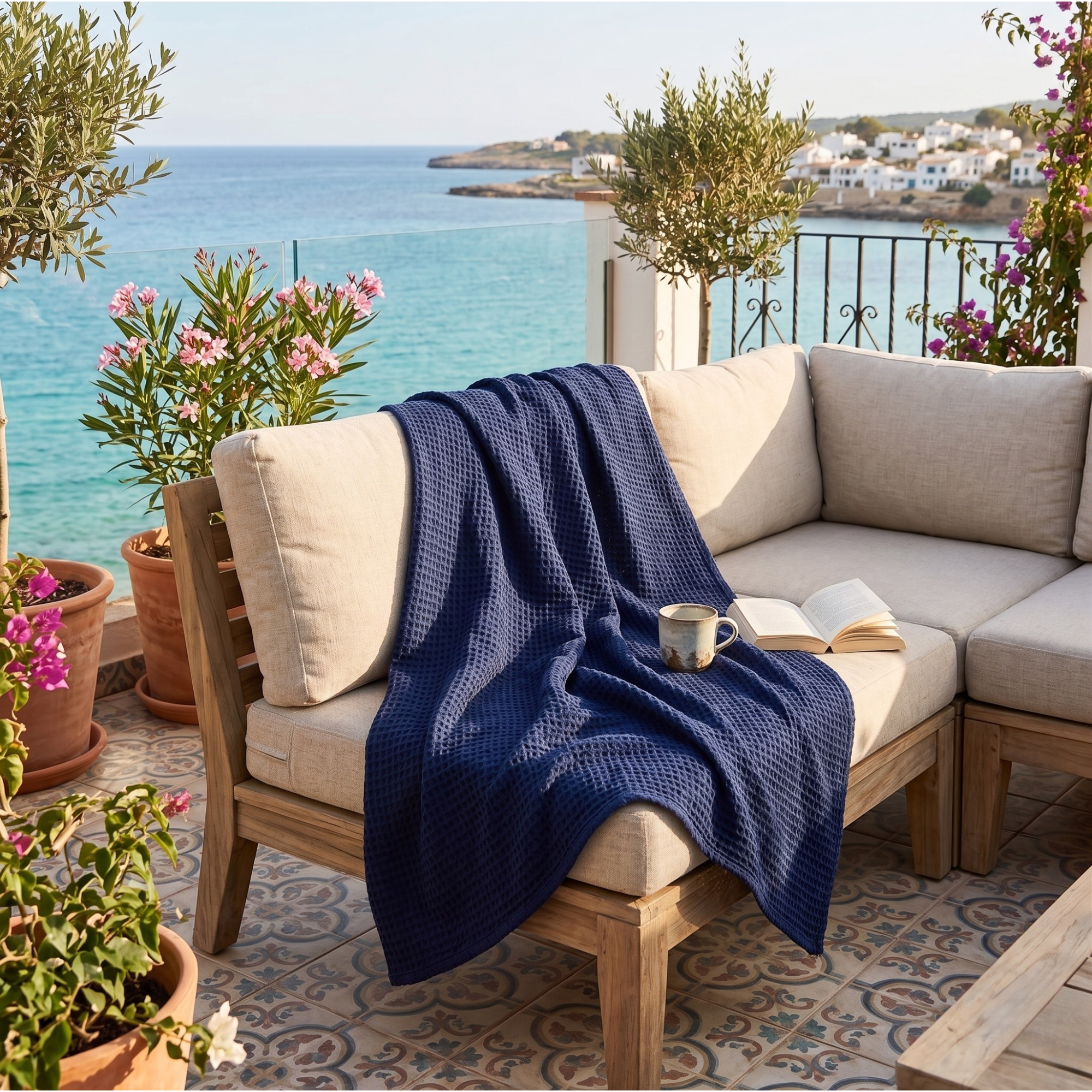 Deep Navy Waffle Blanket – Cozy Layering for Minimalist Homes