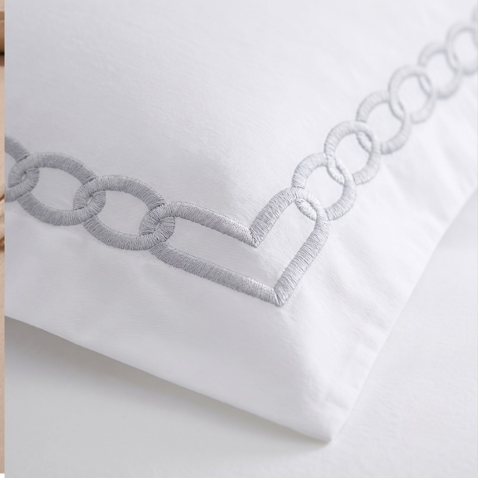 Luxury White Embroidered Cotton Bedding Set, , Hotel Style Duvet Cover Set with Flat Sheet, Elegant Bed Linen