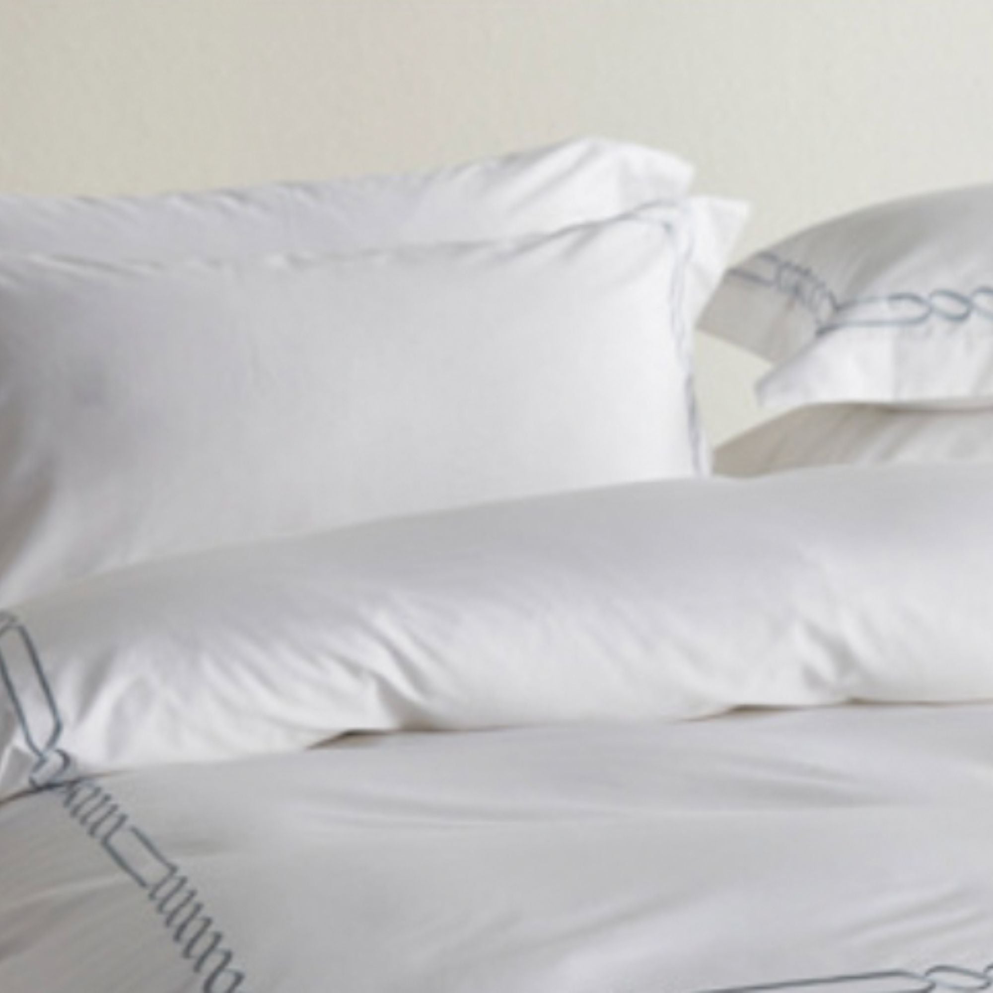 Luxury White Embroidered Cotton Bedding Set, , Hotel Style Duvet Cover Set with Flat Sheet, Elegant Bed Linen