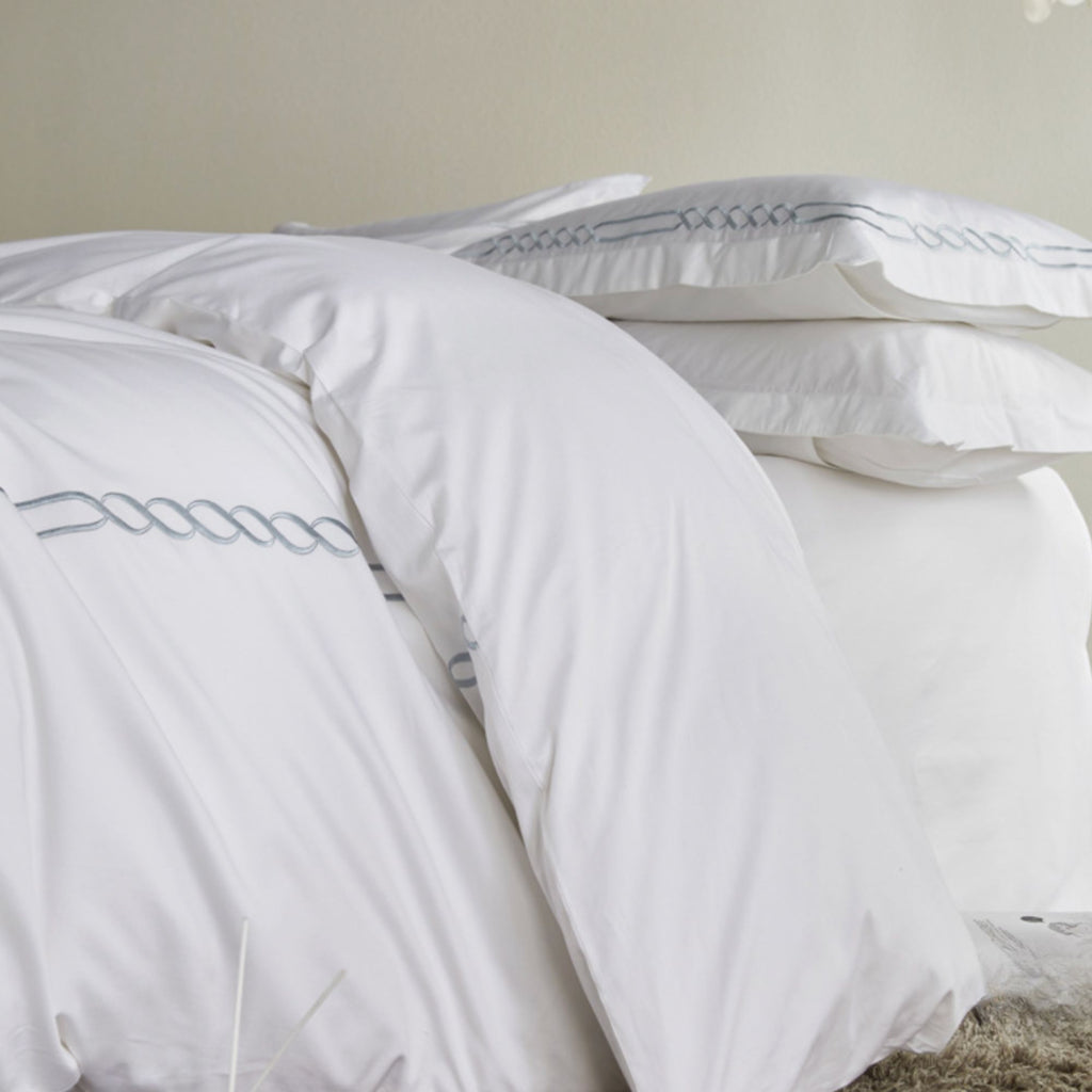 Luxury White Embroidered Cotton Bedding Set, , Hotel Style Duvet Cover Set with Flat Sheet, Elegant Bed Linen