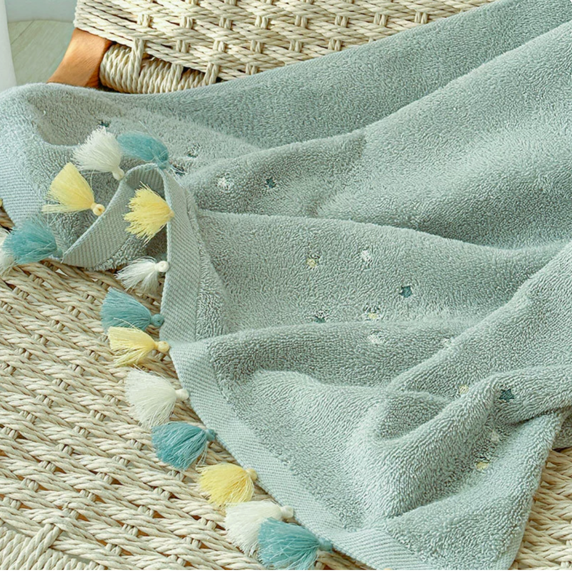 Textured Cotton Bath Towel with Tassels – Quiet Luxury Spa Decor