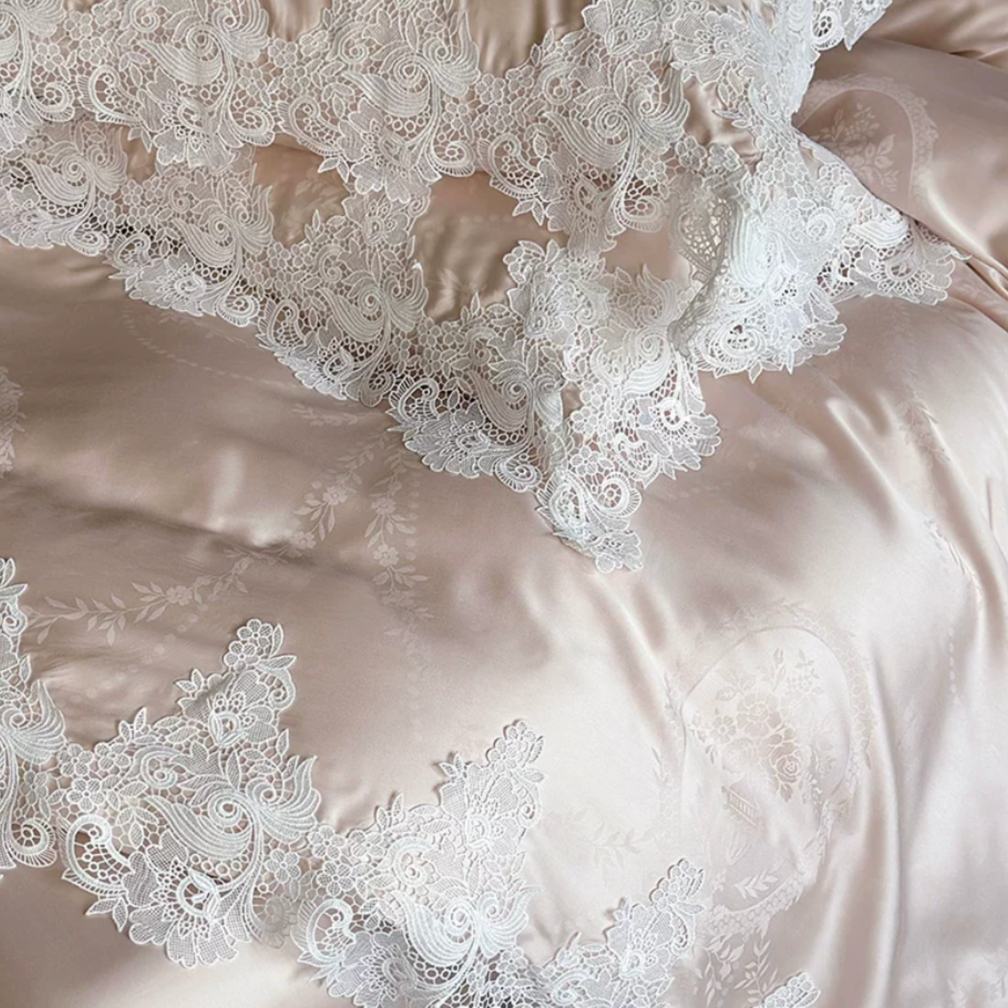 Tencel Lace Bedding Set – Airy Romantic Duvet Cover for Calm Bedrooms