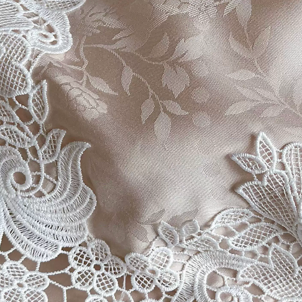 Tencel Lace Bedding Set – Airy Romantic Duvet Cover for Calm Bedrooms