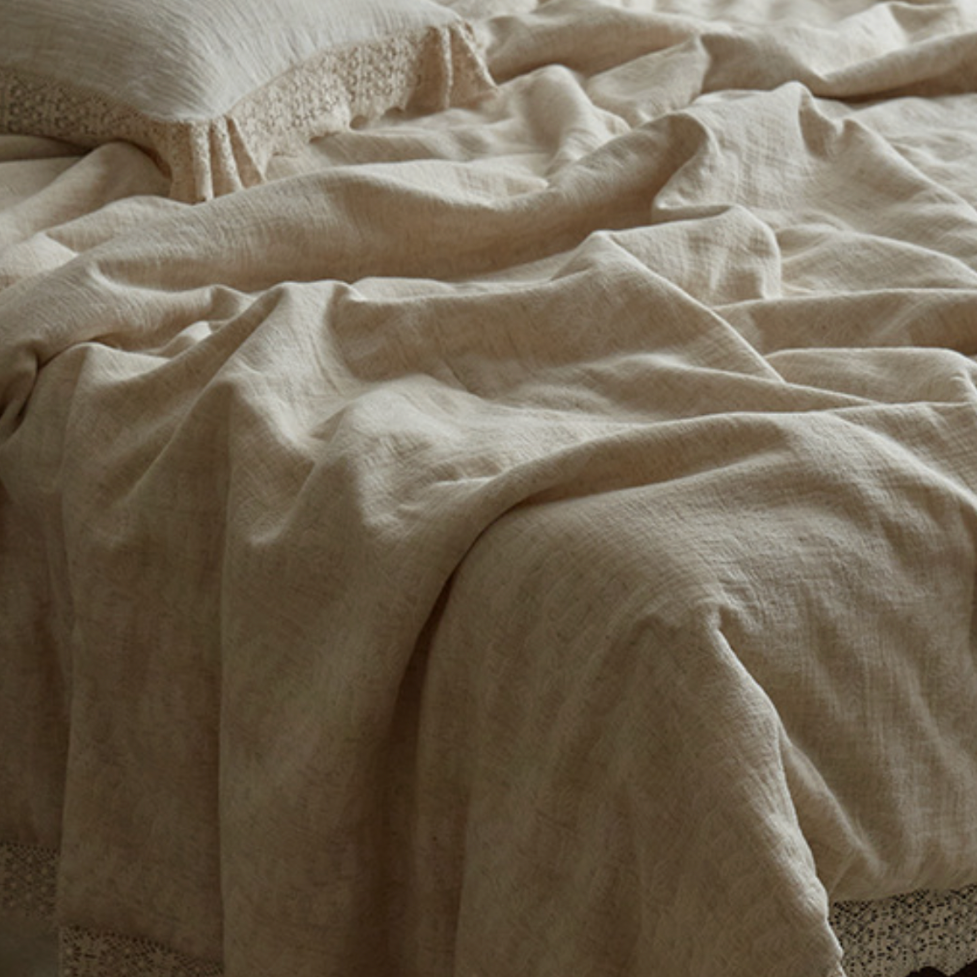 Neutral Summer Quilt Set – Cozy Organic Modern Bedding