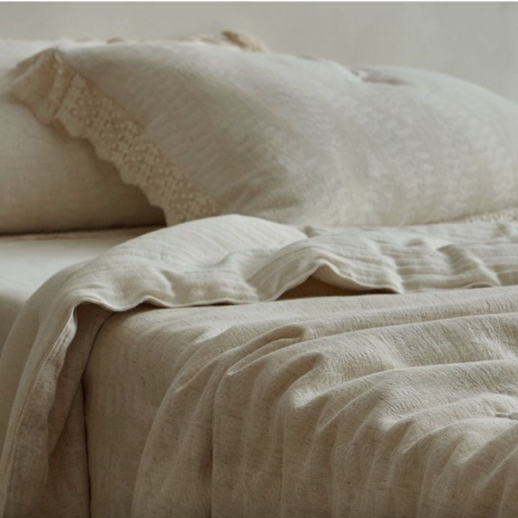 Lightweight Cotton Linen Summer Quilt – Airy Minimalist Bedspread