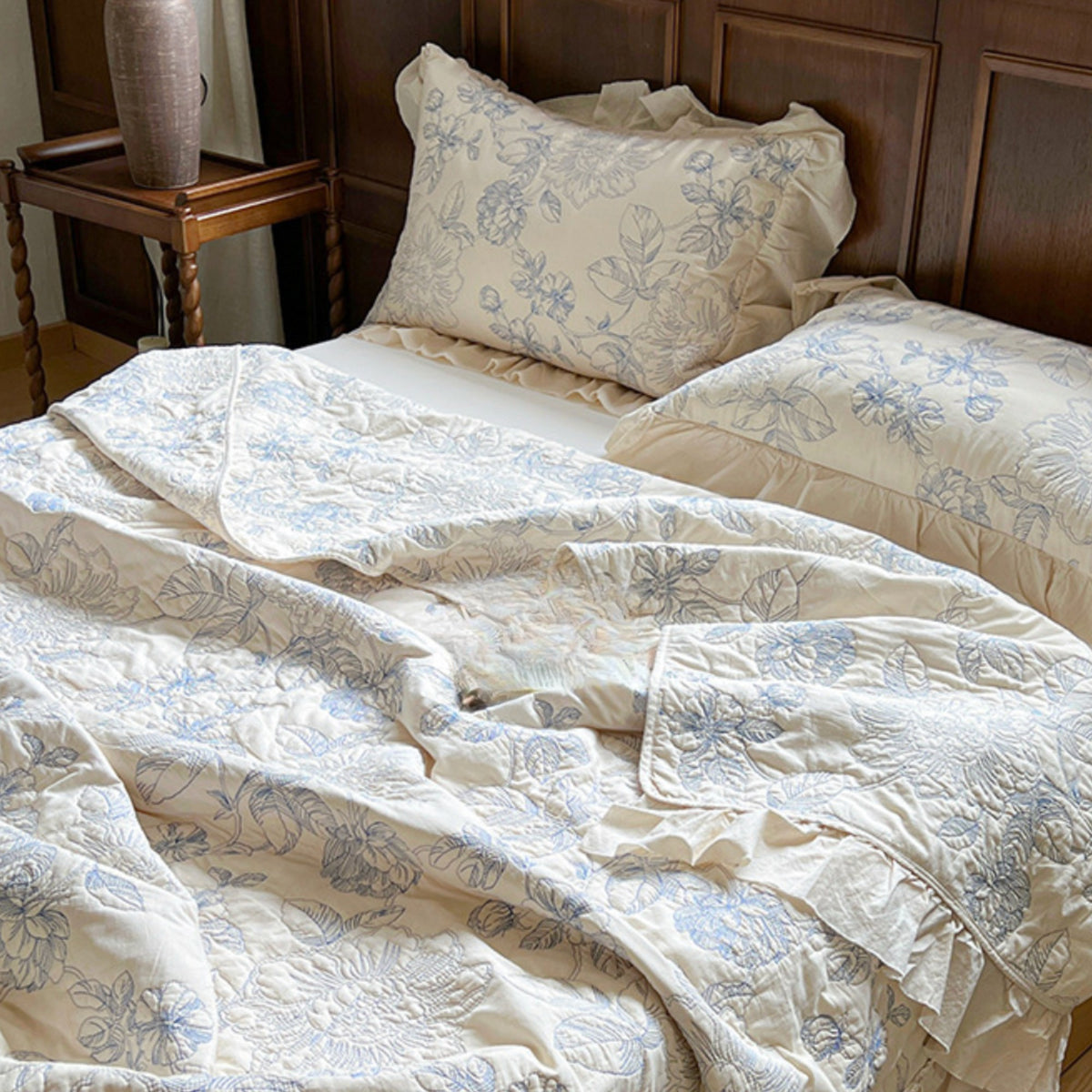 Cotton Linen Embroidered Quilted Bedspread Set