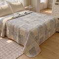 Vintage Floral Muslin Cotton Quilt – Soft Lightweight Bedspread for Cozy Bedrooms