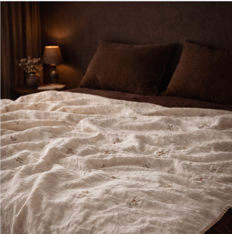 Embroidered Cotton Gauze Summer Quilt – Soft Breathable Floral Bedding