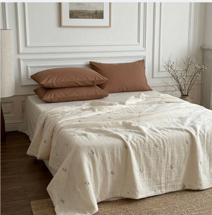 Embroidered Cotton Gauze Summer Quilt – Soft Breathable Floral Bedding