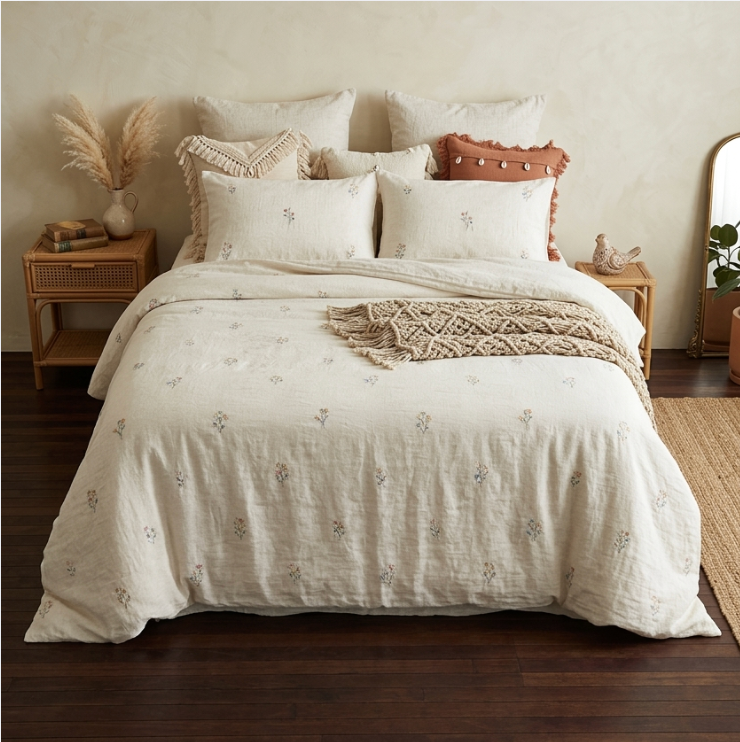 Embroidered Cotton Gauze Summer Quilt – Soft Breathable Floral Bedding