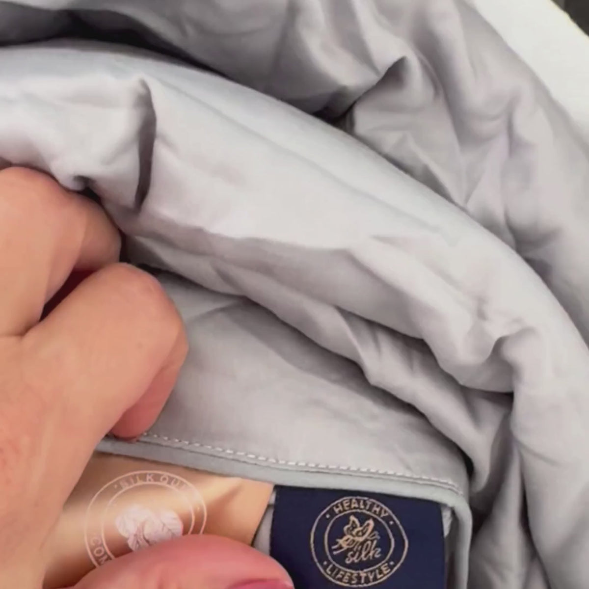 100% Mulberry Silk Duvet – 2-in-1 All Season